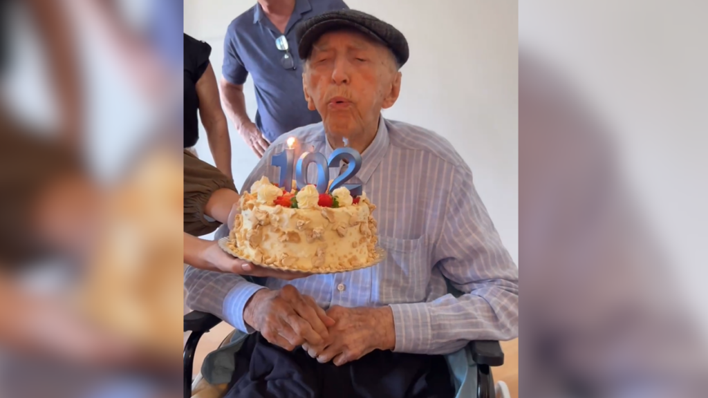 102 anos: funcionário com carreira mais longa recebe festa surpresa