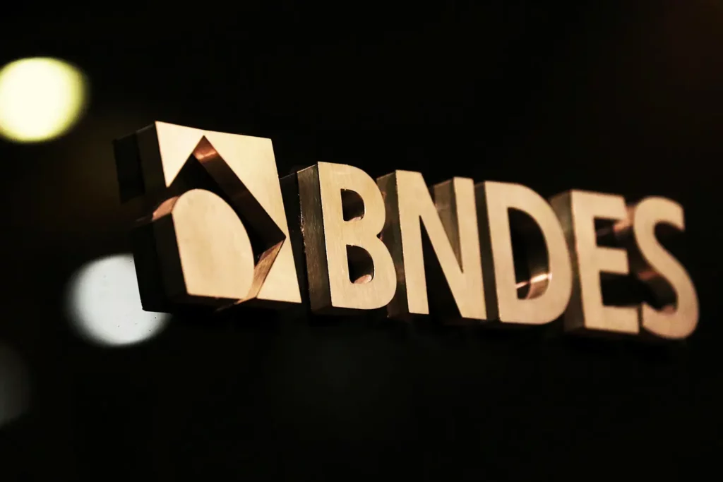 BNDES registra aumento expressivo nos financiamentos no 1º tri de