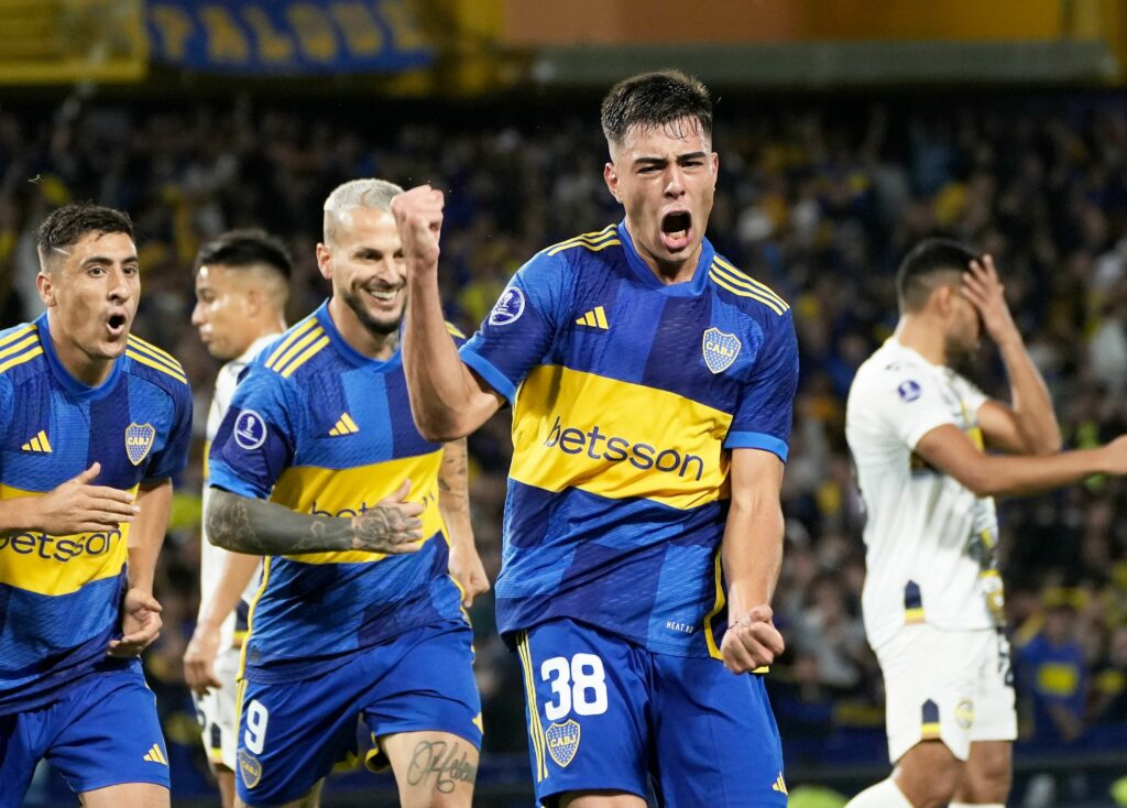 Boca Juniors vence Sportivo Trinidense e assume liderança do grupo