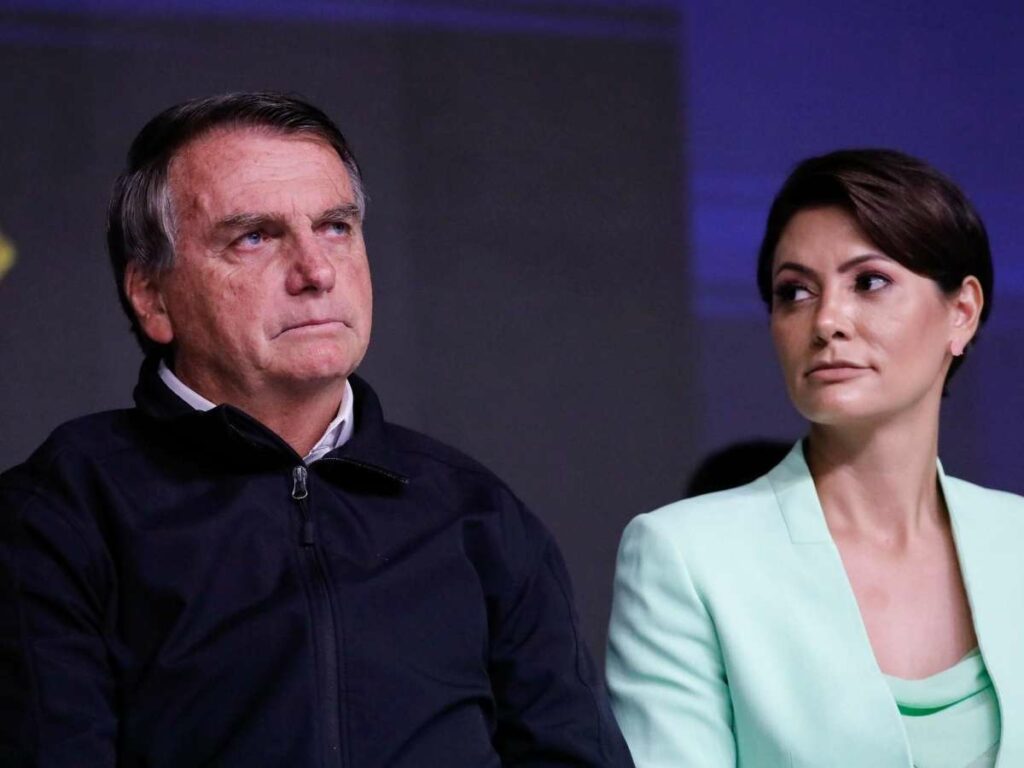 Bolsonaro e Michelle reservam hotéis diferentes para ato no Rio