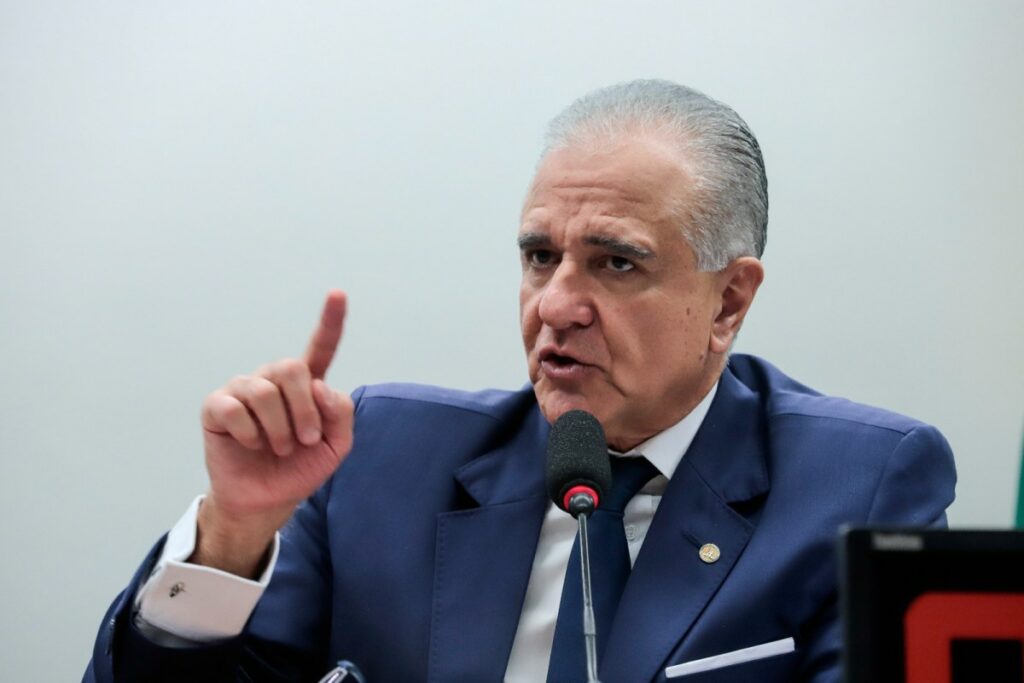 Duplicata eletrônica: Júlio Lopes cobra providências do presidente do Banco