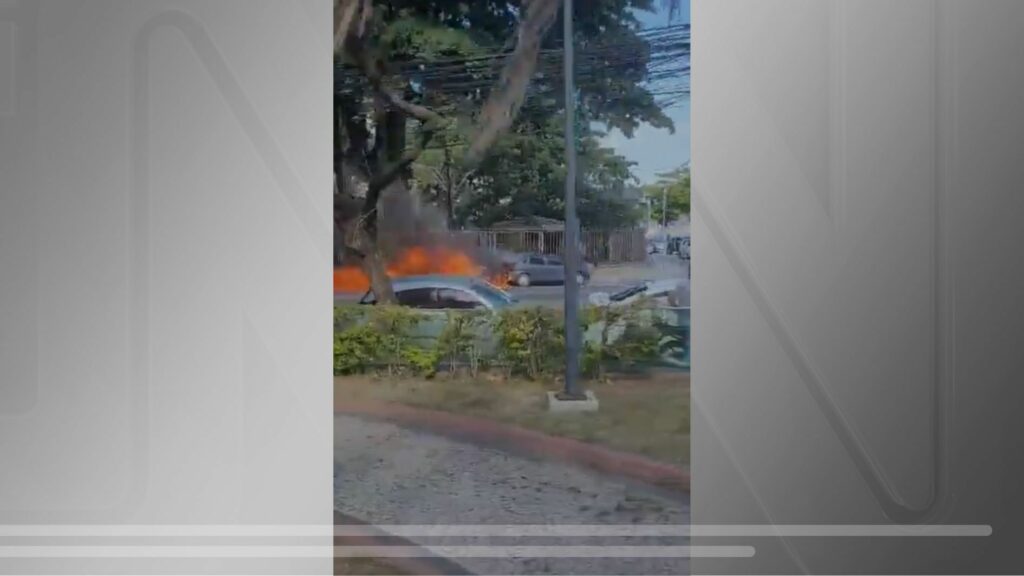 Homem é preso após incendiar carro estacionado em Niterói (RJ)