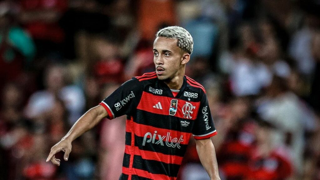 Jogador do Flamengo é roubado após título do Carioca, mas