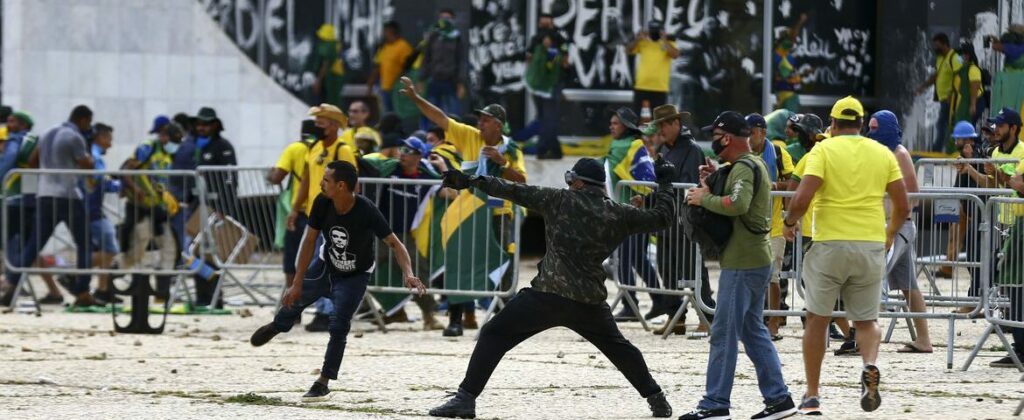 Manifestantes dos atos golpistas do 8 de janeiro serão atingidos