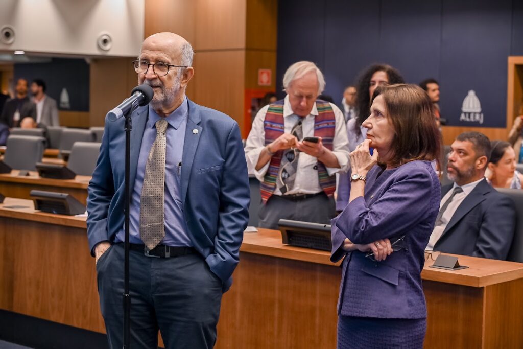 Martha Rocha envia ofício à Mesa Diretora solicitando explicações sobre