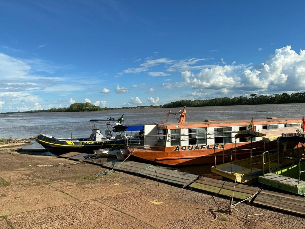 PF libera embarcação 'sequestrada' por bolivianos em Rondônia