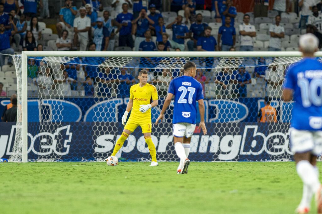 Rafael Cabral admite falha em vexame do Cruzeiro e fala