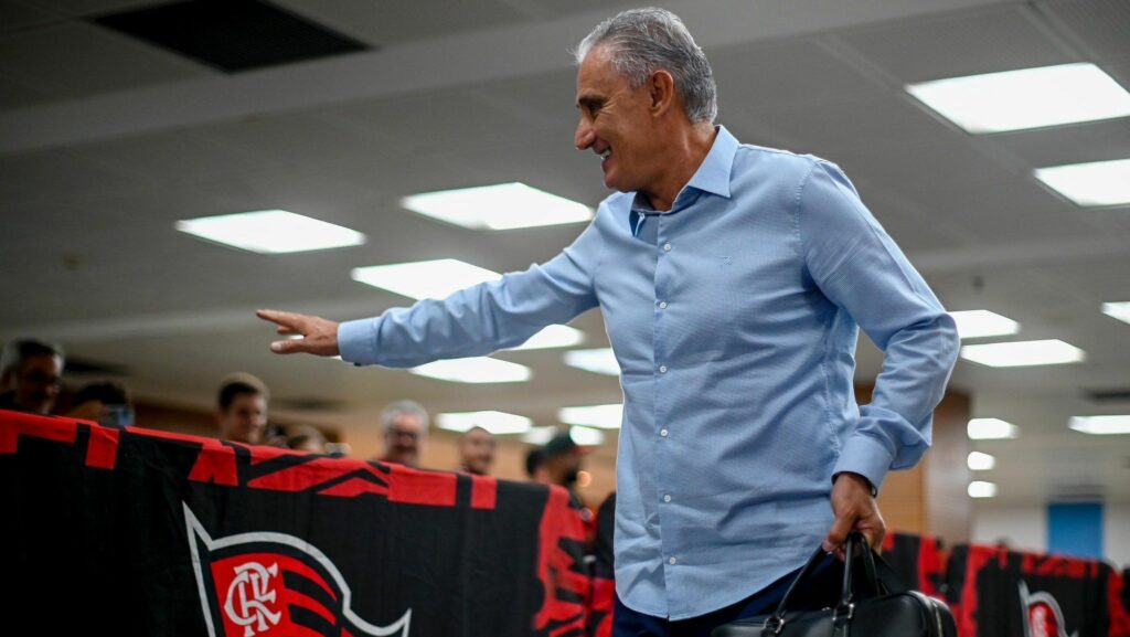 Tite critica horário do clássico e admite queda de desempenho