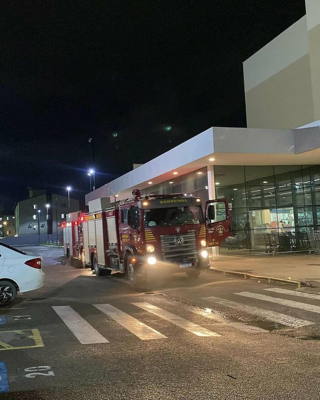 VÍDEO: Princípio de incêndio é registrado em shopping de São