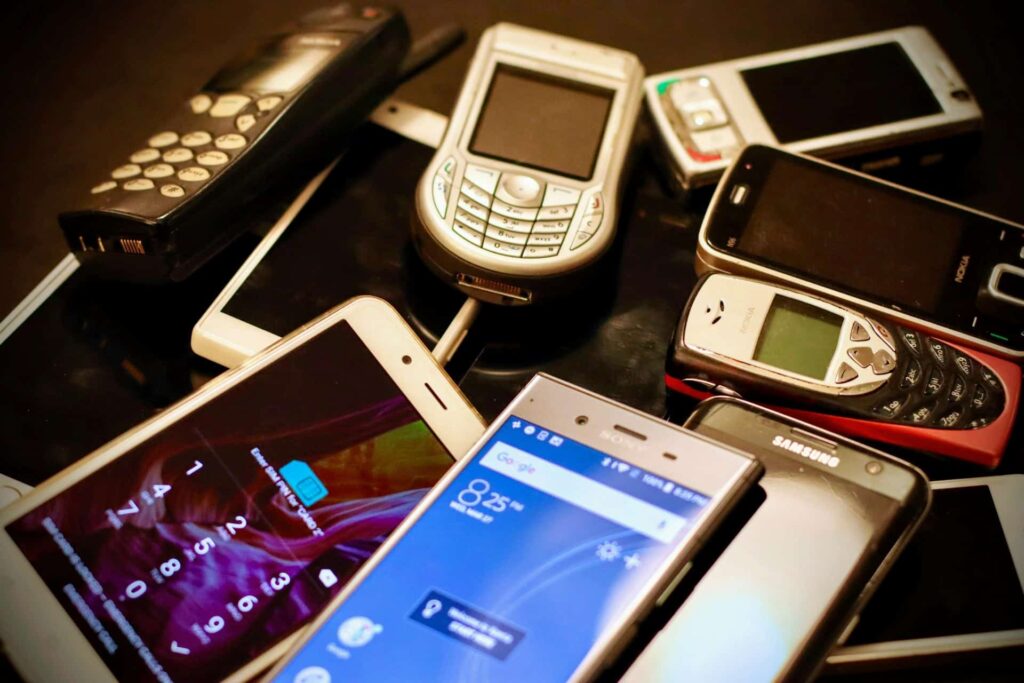 5 celulares antigos e populares que completam 20 anos em