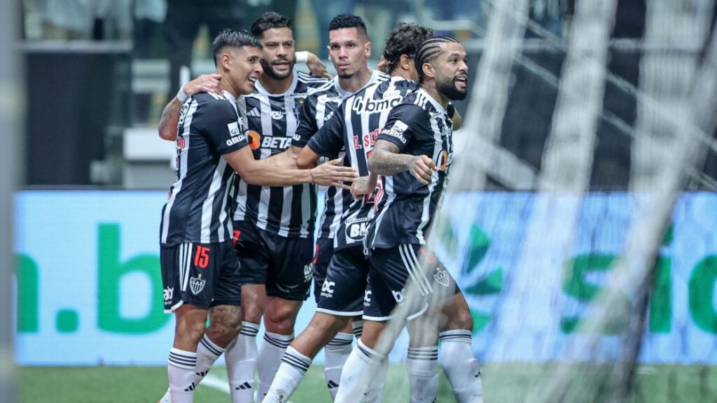 Atlético-MG acaba com invencibilidade do Sport e larga na frente