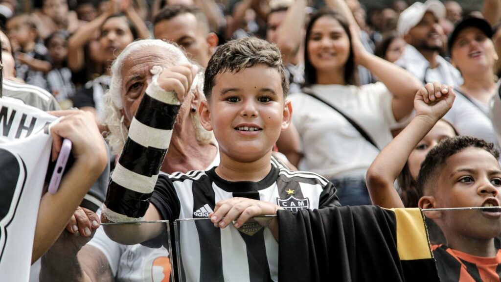 Atlético-MG supera Cruzeiro entre torcedores de 7 a 15 anos,