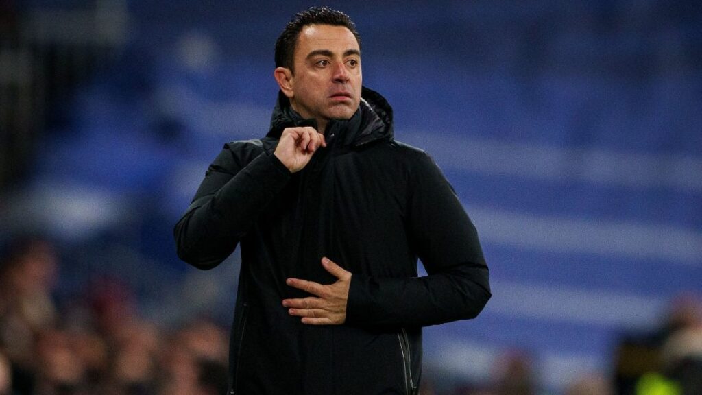 Barcelona anuncia demissão do técnico Xavi Hernandéz