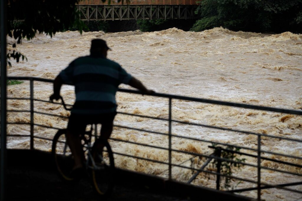 Brasil: novo sistema de alerta de desastres chega até dezembro;