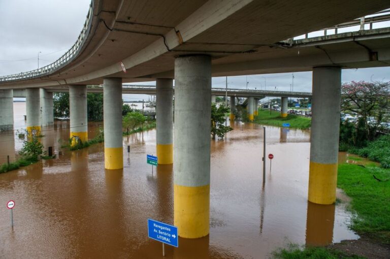 Chuva diminui, mas segue pelo menos até domingo (5) no