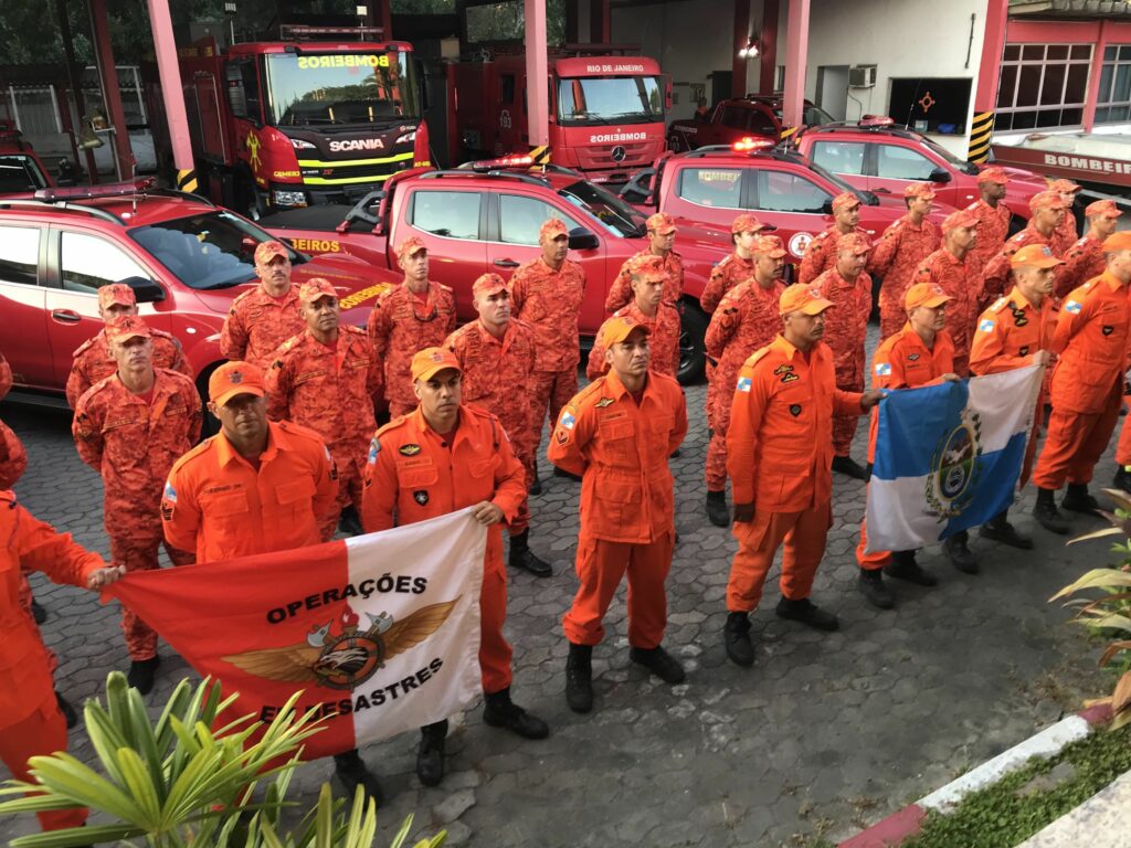 Chuvas no RS: Bombeiros de todo o Brasil pedem à