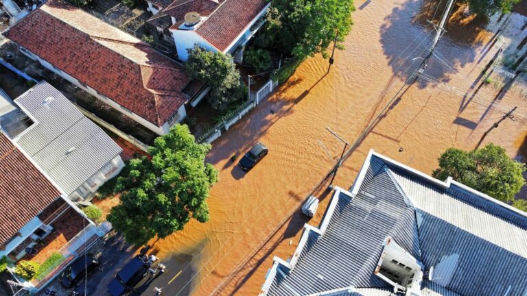 Chuvas no RS: Guaíba deve permanecer acima da cota de