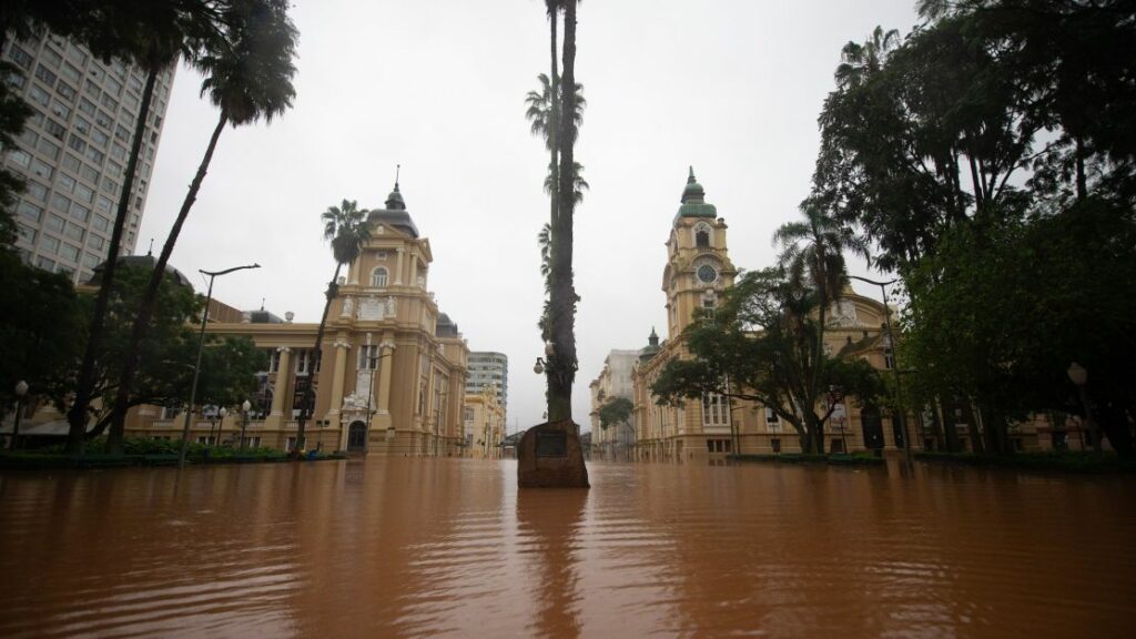 Chuvas no RS: nível do Guaíba passa de 5 metros