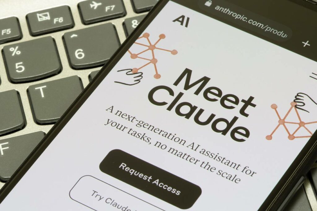 Claude: Anthropic lança chatbot em toda a Europa