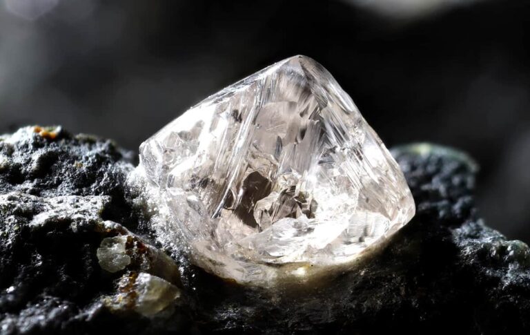 Como criar diamantes artificialmente? Cientistas descobrem