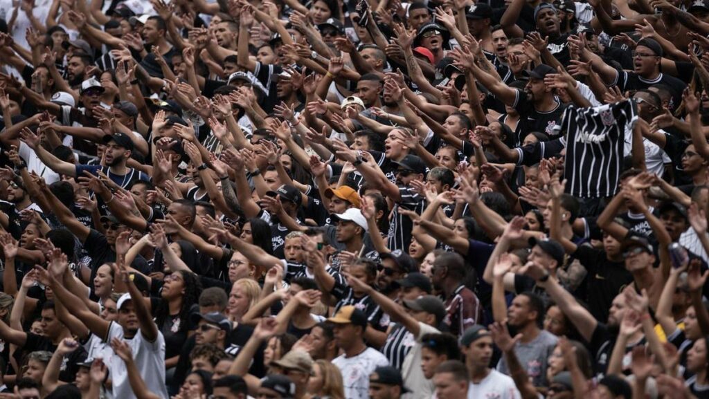 Corinthians recupera força na Neo Química Arena, onde não sofre