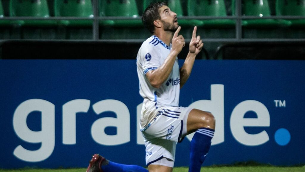 Cruzeiro vence primeira na Sul-Americana e segue vivo por vaga