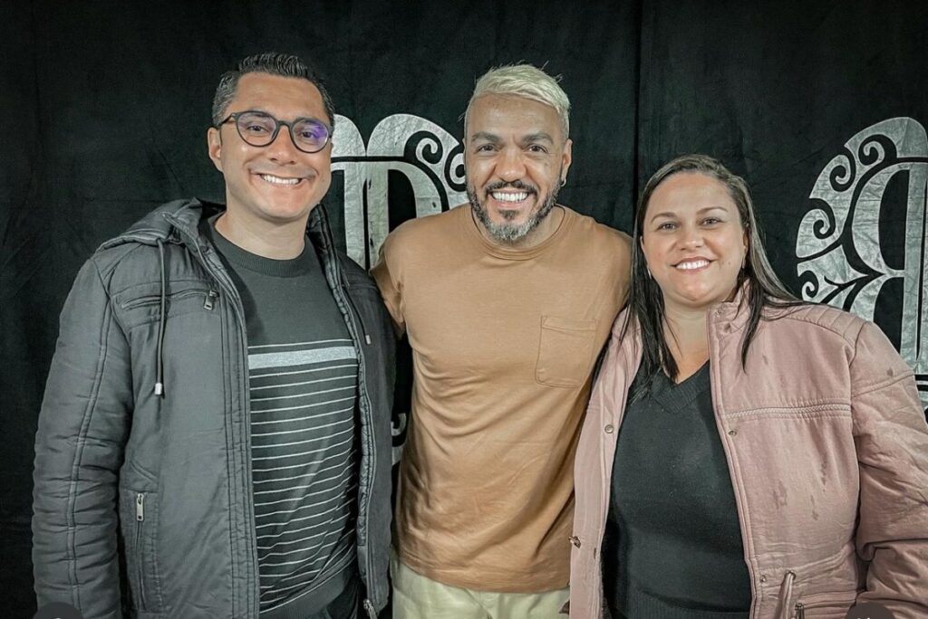 Em show na festa do aniversário de Friburgo, Belo defende