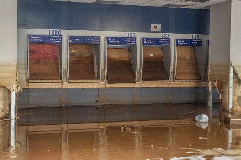 Enchente em Porto Alegre: veja imagens da cidade após queda