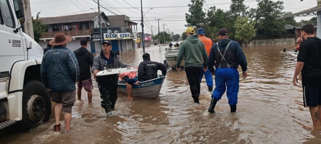 Enchentes no RS: “abandono total“, relata moradora de Sapucaia do