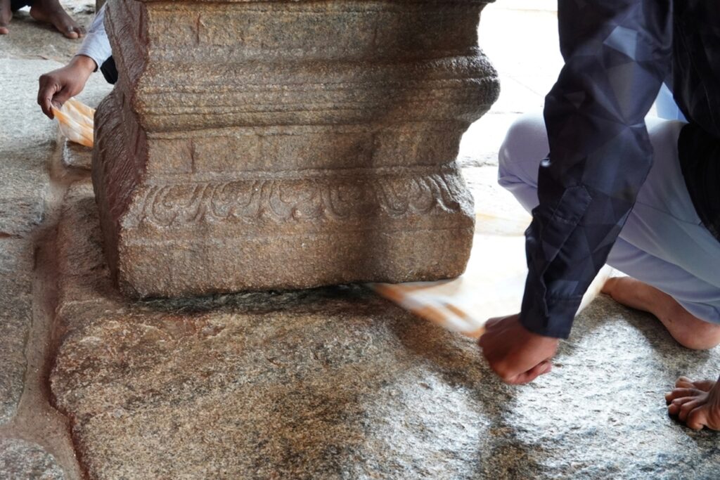 Estrutura misteriosa “suspensa” em templo intriga historiadores