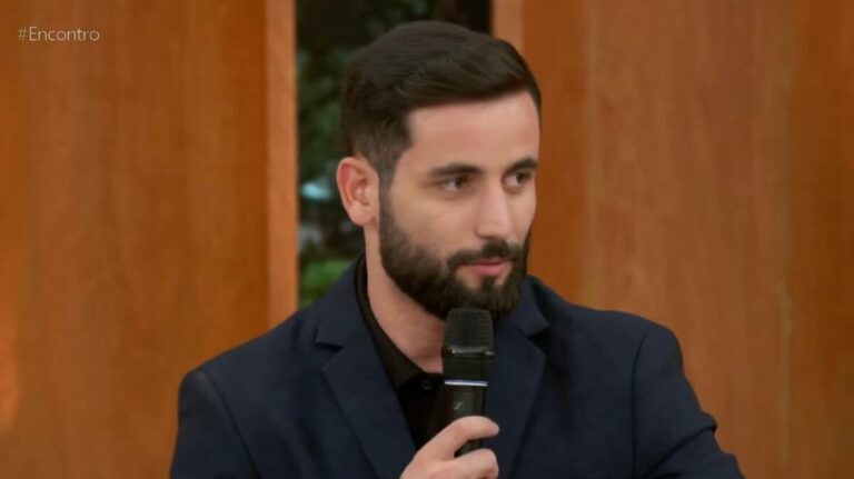 Ex-BBB Matteus surpreende com fala inesperada sobre Isabelle ao vivo