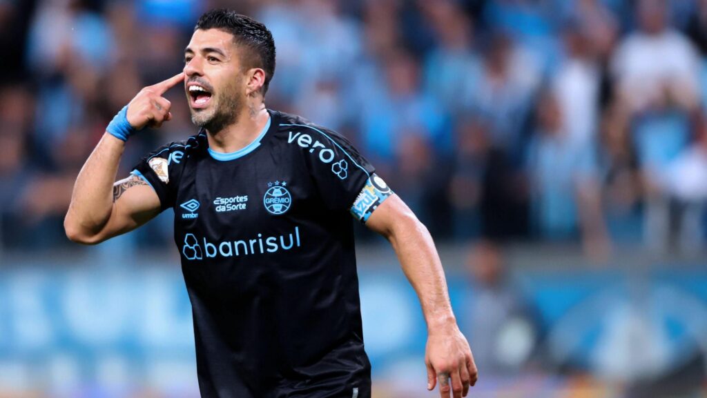 Ex-Grêmio, Luis Suárez promove campanha de doações às vítimas das