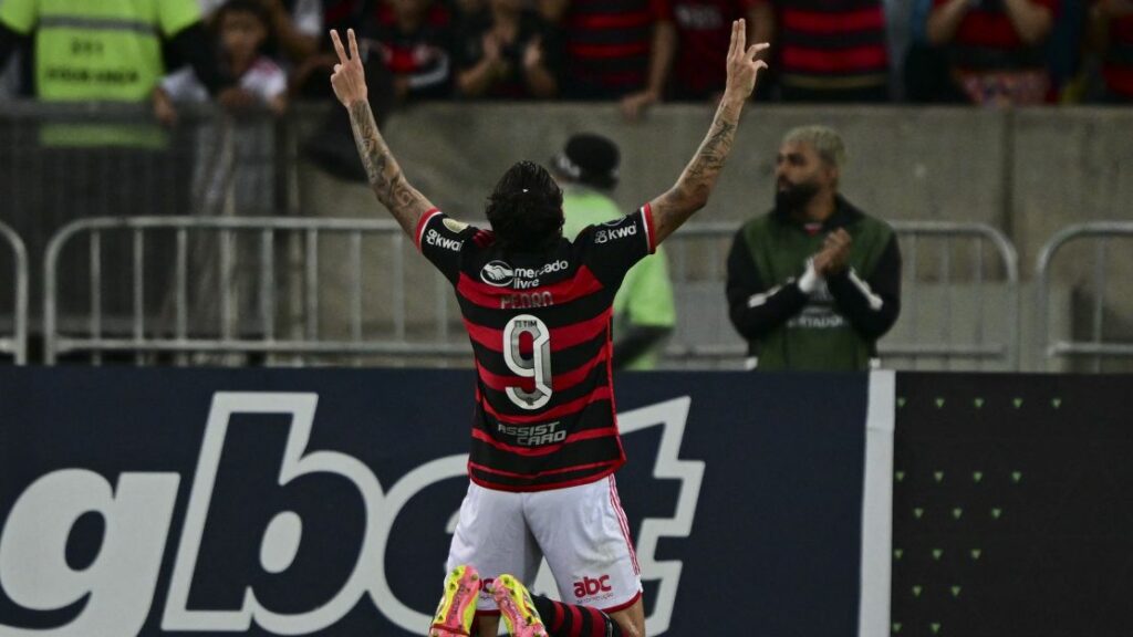 Flamengo goleia Bolívar e respira na Libertadores