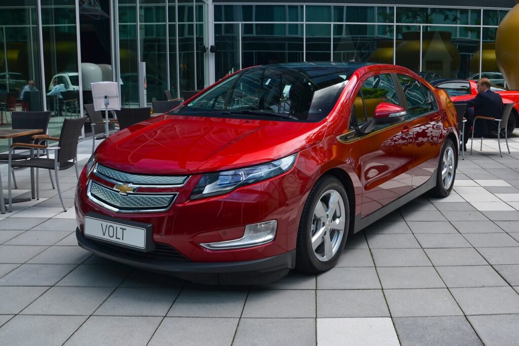 General Motors anuncia volta de híbridos plug-in aos EUA até