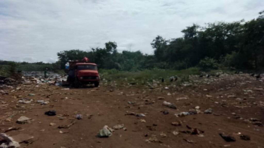 Homem é preso em flagrante descartando 1 tonelada de lixo