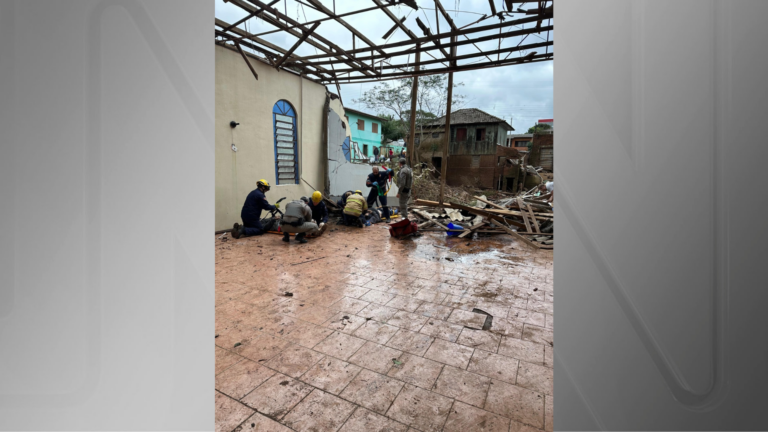 Igreja desaba e deixa voluntários feridos no Vale do Taquari