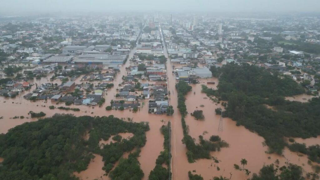 Imagens de drone mostram dimensão da enchente em Venâncio Aires,