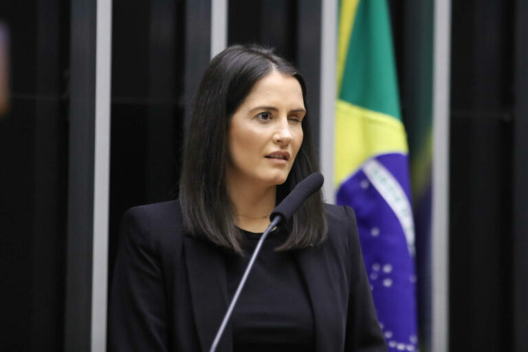 Morre a deputada Amália Barros, vice-presidente do PL Mulher, aos