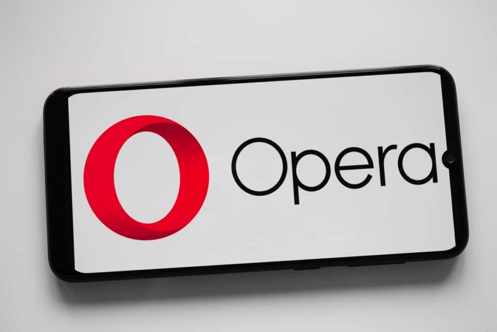 Opera resume textos de sites com IA no Android; veja