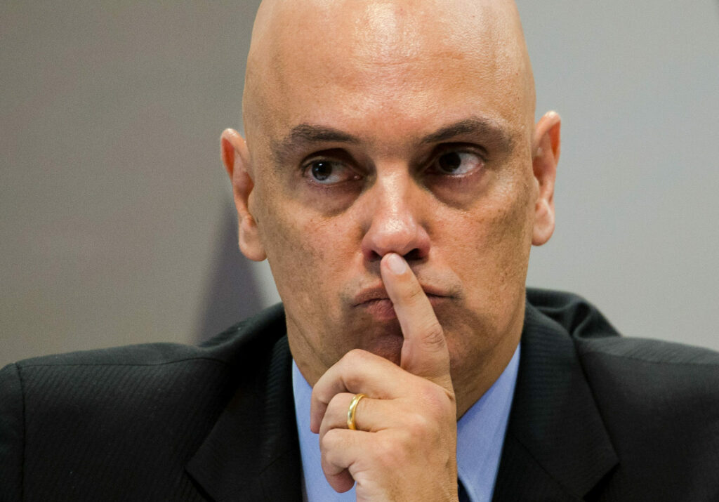 Polícia Federal prende dois suspeitos de ameaçar família de Moraes