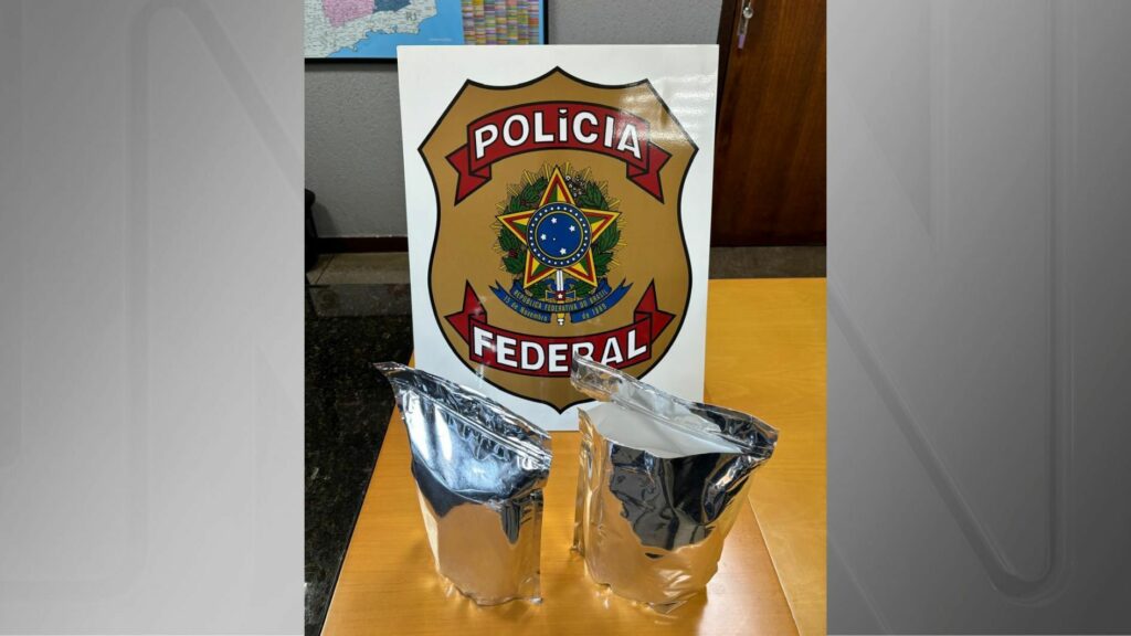 Polícia prende suspeitos de receber 2 kg de cocaína pelo