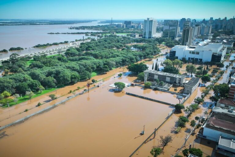 Porto Alegre promove acolhimento de alunos em escolas não afetadas