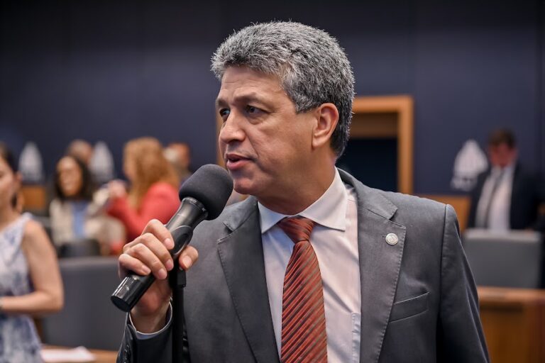 Pré-candidatura de Carlos Jordy em Niterói levará Doutor Deodalto a