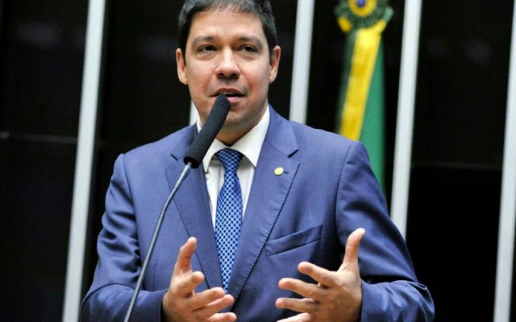 Presidente do PL-RJ, Atineu Côrtes projeta eleições: “A direita vai