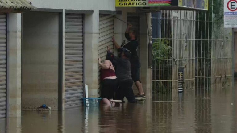 Rio dos Sinos sobe 2 cm por hora e afeta