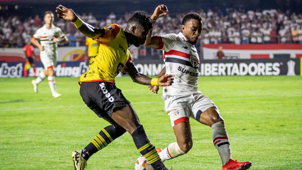 São Paulo empata com o Barcelona, mas ainda depende de