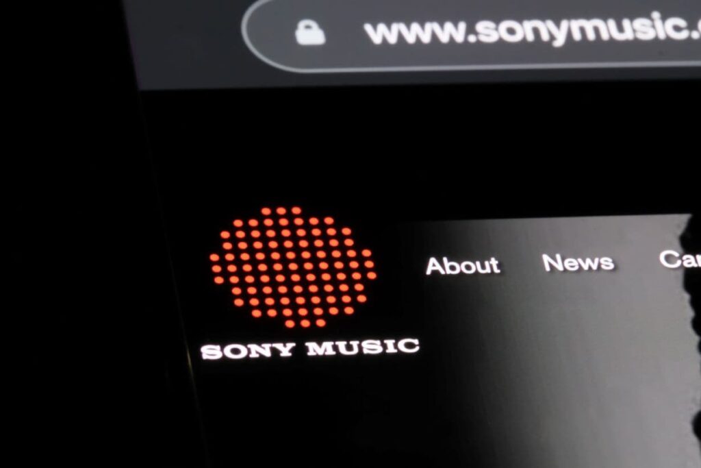 Sony Music alerta empresas de IA por uso ilegal de