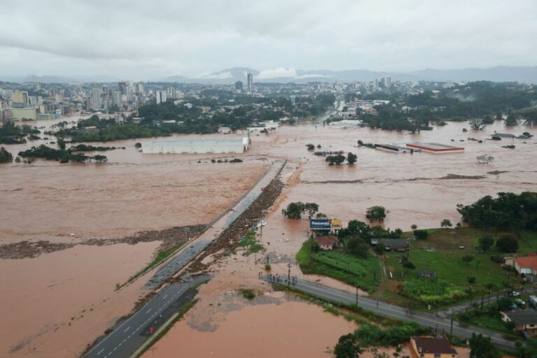 Sul do país segue em alerta para fortes chuvas nos