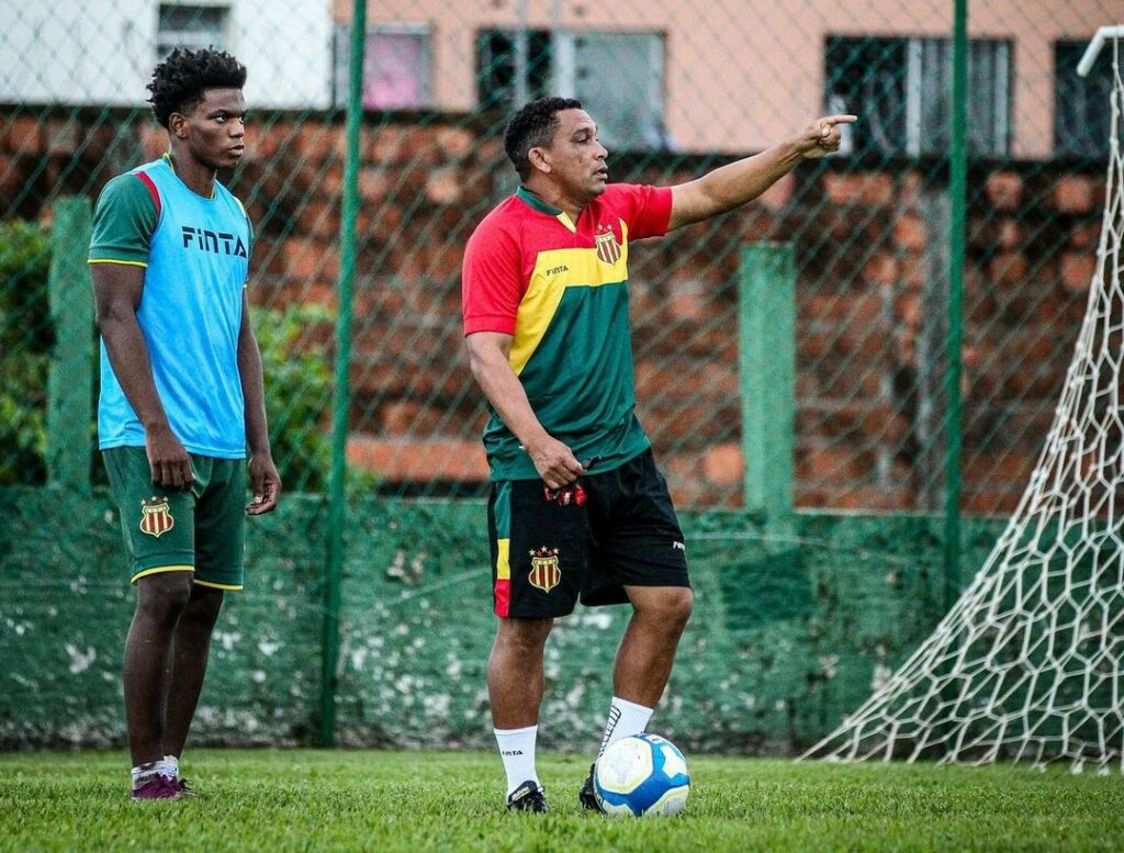 Zé Augusto inicia preparo do Sampaio para enfrentar CSA pela