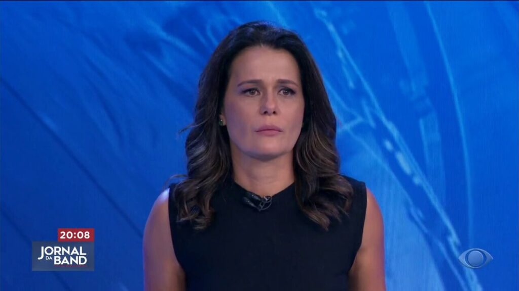 Ao vivo na Band, Adriana Araújo reage contra políticos após